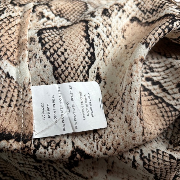 Tristan | Women's Serpentine Blouse Animal Snake Print Long Sleeve V-neck Top - Picture 8 of 8